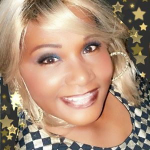 Meet your Posher, Yolanda